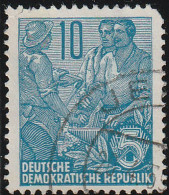 Alemania DDR 1958 Scott 331 Sello º Trabajadores Maquinistas Workers For The Five-year Plan Michel 5788 Yvert 315B - Gebraucht