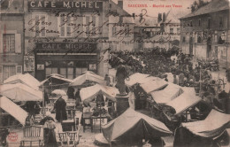 Marchés - Sancoins - Marché Aux Veaux - Tres Animé - Carte Postale Ancienne - - Marktplaatsen