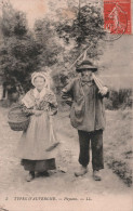 Folklore - Types D'auvergne - Paysans - LL -- Carte Postale Ancienne - - Personen