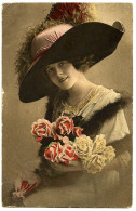 EDWARDIAN FASHION : PRETTY GIRL WITH PICTURE HAT AND FLOWERS / BRIXWORTH, HANNINGTON, MERE FARM (PAGE) - Mode