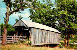 Covered Bridge The Bay Coverde Bridge Over Little Racoon Creek Hamden Ohio - Ponts