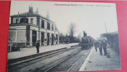 Chaumont En Vexin , Gare Et Arrivée D'un Train - Chaumont En Vexin