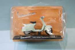 Maisto - VESPA 125 GRAN TURISMO 1966 Vert Pâle Neuf 1/18 - Maisto