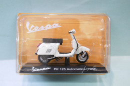 Maisto - VESPA PK 125 Automatica 1984 Blanc Neuf 1/18 - Maisto