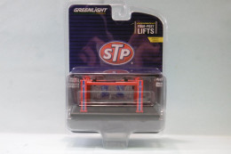 Greenlight - PONT ELEVATEUR 4 Colonnes STP Rouge Réf. 16120-A Neuf 3 Inches 1/64 - Other & Unclassified