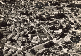 Loudun * Vue Aérienne Sur La Commune Et Les Boulevards Ceinturant La Ville - Loudun