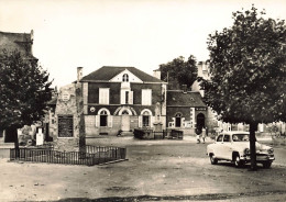 Fougerolles Du Plessis * La Place De La Poste , La Mairie * Le Monument Aux Morts - Other & Unclassified