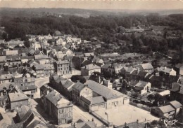 77-ESBLY-  VUE AERIENNE SUR LA MAIRIE ET LE GROUPE SCOLAIRE - Esbly