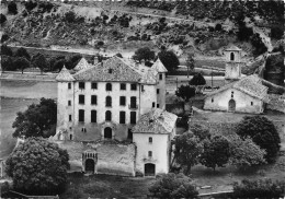 83-AIGUINES- VUE AERIENNE DU CHÂTEAU ET DE LA CHAPELLE D'AIGUINES - Otros & Sin Clasificación