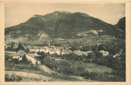 Guillestre * Vue Générale Sur Le Village Et Pic De Combechauve - Guillestre