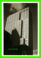 NEW YORK CITY, NY - 30 ROCKEFELLER PLAZA, RCA BUILDING, 1930 - MAN RAY, 1890-1976 - THE METROPOLITAN MUSEUM OF ART - - Museos