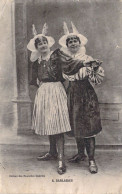 FOLKLORE - Costumes Sablaises -  Carte Postale Ancienne - Costumes