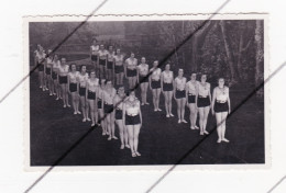 Photo Carte - Spectacle De Gymnastique Sur Scène - Liège 1937 ? Dames Et Demoiselles  (B335) - Gymnastiek