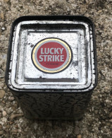 Petite Boite Métallique Publicitaire De Collection "Lucky Strike"  Vide ! Us Usa - Contenitori Di Tabacco (vuoti)