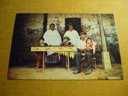 SANTA EULALIA HUEHUETENANGO GUATEMALA FAMILIA FABRICANTE DE MARIMBAS - Guatemala