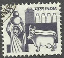 INDE - Productrice Laitière, Vaches Et Bouteilles De Lait - Used Stamps