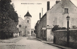 Mandres * Rue Et L'église Du Village - Mandres Les Roses