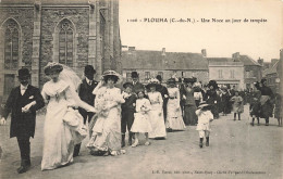 Plouha * Une Noce Un Jour De Tempête * Mariage * Place De L'église - Plouha