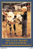 CPM HUMOUR COMIC "  WE CAN MAKE IT TOGETHER ... IF WE TRY " # VACHES # COWS # VEAUX # CALVES # ENFANT # CHILD  - Vacas