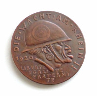 Zwischenkriegszeit Medaille Karl Götz Die Schwarze Schande Die Wacht Am Rhein 36mm - History