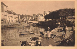 Quimperlé * Les Quais * Confluent Des Trois Rivières * Le Lavoir * Coiffe - Quimperlé