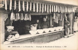 Morlaix * La Grande Rue * Boutique Magasin Commerce De Marchande De Salaisons * Coiffe - Morlaix