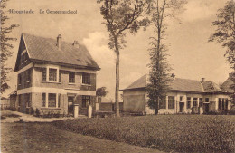 BELGIQUE - HOOGSTADE - De Gemeenteschool - Carte Postale Ancienne - Autres & Non Classés