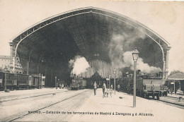 Gare De Madrid à Saragosse Et Alicante Zaragoza Ferrocarril - Stations - Met Treinen