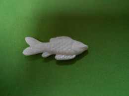 FEVE PLASTIQUE POISSON RECTO VERSO LONG 3,1 Cm - Anciennes