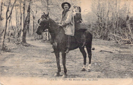 FOLKLORE - Le Cantal - En Route Pour La Ville - Carte Postale Ancienne - Vestuarios