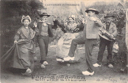 FOLKLORE - L'Auvergne Pittoresque  - La Bourrée - Carte Postale Ancienne - Musique