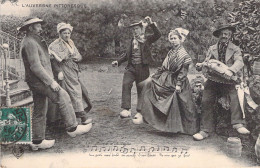 FOLKLORE - L'Auvergne Pittoresque - Danse - Carte Postale Ancienne - Muziek