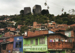 CPM - E - COLOMBIE - QUARTIER DE SAN ANTONIO A MEDELLIN  - AFD - AIDE FRANCAISE AU DEVELOPPEMENT - Colombie