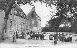 Les Sables D'olonne * Le Séminaire * La Cour * Groupe De Villageois - Sables D'Olonne