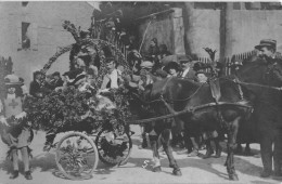 CPA 34 SERVIAN CARTE PHOTO SCENE DE CARNAVAL DANS LE CENTRE DU VILLAGE ATTELAGE FLEURI - Sonstige & Ohne Zuordnung