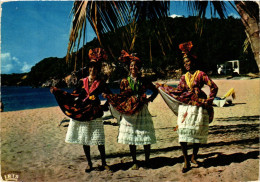 CPM Danseuses De Groupe Folklorique La Briscante GUADELOUPE (839903) - Autres & Non Classés