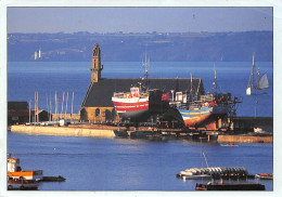 Camaret         29         Chapelle N.D De Rocamadour  Et Chantier De Réparation Navale   10x15   (voir Scan) - Camaret-sur-Mer