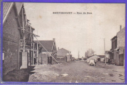 Carte Postale 62. Bertincourt  Rue De Bus   Très Beau Plan - Bertincourt