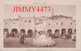 CPA - GHARDAÏA - Fantasia Sur La Grande Place En 1930 (bien Animée ) AGENDA P. L. M. Ville D' Algérie - Edit. J. Barreau - Ghardaia