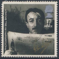 Great Britain 1985 Mi 1044 YT 1195 Sc 1119 Sg 1298 - Used - Peter Sellers Reading Newspaper - Photo By Bill Brandt - Photographie