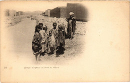 CPA AK 89 Groupe D'enfants Au Bord De L'Ouest. Ed. Geiser ALGERIA (69563) - Kinderen