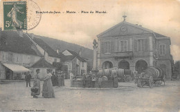 Beaufort Place Du Marché Fontaine Tonneaux Vin - Beaufort