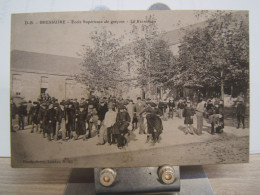 Delcampe - 79## BRESSUIRE: Ecole Supérieure De Garçons, La Récréation        CPA - Bressuire