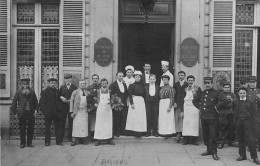 Amiens     80        Le Personnel De L'Hôtel De L'Univers  - Carte Photo -       (voir Scan) - Amiens