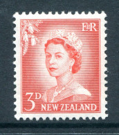 New Zealand 1955-59 QEII Large Figure Definitives - 3d Vermilion - White Paper LHM (SG 748b) - Ungebraucht