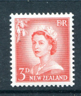 New Zealand 1955-59 QEII Large Figure Definitives - 3d Vermilion - White Paper LHM (SG 748b) - Unused Stamps