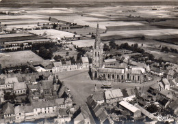 CPM Hondschoote Vue Aérienne De La Place Et De L'église - Hondshoote