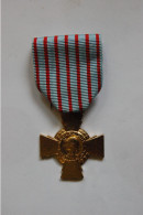 GUERRE -- > MEDAILLE MILITAIRE < CROIX Du COMBATTANT En INDOCHINE Avec Sa BOITE - Andere & Zonder Classificatie