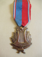 Médaille Or  Confédération Musicale De France / Bronze / G Moret , Paris /Vers  1960-1980    MED420 - Frankreich