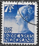 Plaatfout Inkeping In De Zegelrand Rechtsboven In 1927 Rode Kruis Zegels 5 + 3 Ct Blauw NVPH 206 PM - Plaatfouten En Curiosa